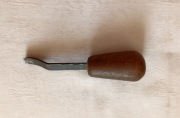 Dłuto półokrągłe z odgięciem 10 mm, okres międzywojenny
