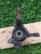 Zwrotnica piasta corolla e12 1.4 D4D prawa strona przód