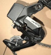 Elektroniczna przerzutka tylna SRAM Apex XPLR