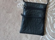 Czarna saszetka na szyję dokumenty