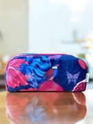 Duży piórnik szkolny, z miękkiego w dotyku weluru w egzotyczny wzór