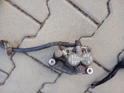 Zacisk hamulcowy przód honda CRM 125