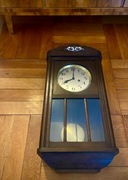 Zabytkowy zegar ścienny firmy Gustaw Becker