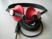 Relikt z PRL, sprawne, działające słuchawki z lat 1970-ych /TONSIL