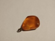 Zawieszka z bursztynem 