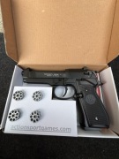 Wiatrówka Beretta M92FS 4,5mm Black + 2 magazynki 