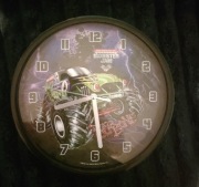 Zegarek młodzieżowy na ścianę 
