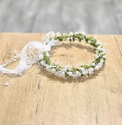 Wianek komunijny z perłowy zdobieniem