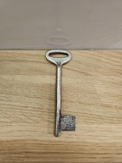 Stary duży klucz surowy surowiec 