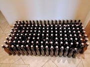 Butelki szt.160, z zamknięciem pałąkowym (kapsel/krachla), bez naklejek. 