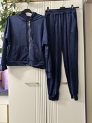 Dres welurowy z bluza na zamek 