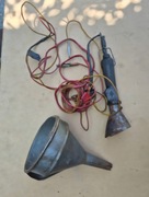 Lampka serwisowa 1961r i lejek od starego samochodu 