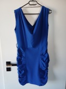 Kobaltowa sukienka z marszczeniami w bardzo dobrym stanie, rozmiar M