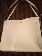 Torebka Parfois na ramię na magnes z kosmetyczką