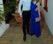 Długa chabrowa sukienka na wesele