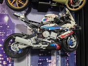 BMW M 1000 RR 42130 - Uchwyt na ścianę wieszak na LEGO