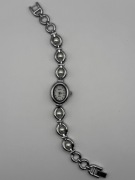 Zegarek Damski Bransoleta z Perełkami NAIDU – Srebrny Elegancja