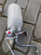 Przepływowy ogrzewacz do wody