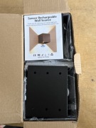 2 x bezprzewodowy kinkiet LED z czujnikiem ruchu i akumulatorem