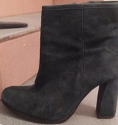 Botki na slupku w kolorze zieleni butelkowana..