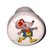 Gałka Meblowa Dziecięca ceramiczna z grafiką MYSZKA NA ROLKACH  33 mm BIAŁA