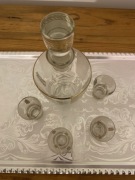 Karafka z kieliszkami