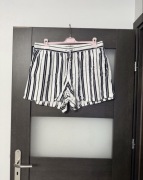 Spodenki damskie w paski biało granatowe H&M rozmiar 48
