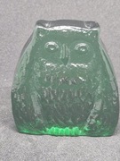 Figurka ze szkła sowa, butelkowa zieleń, vintage