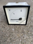 Woltomierz tablicowy Lumel MA17. 0-6 V