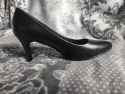 Sergio Leone czarne czółenka r. 38 