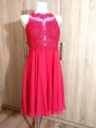 Malinowa Sukienka z Koronką – Elegancja i Styl – Rozmiar M