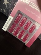 Sztuczne paznokcie tipsy