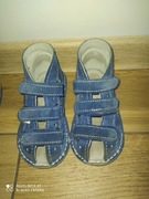 Sandałki z usztywnionym zapiętkiem na rzepy dla chłopca Adamki 23