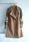 Włoski krótki płaszczyk camel r U
