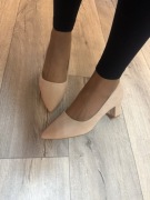 (40) Beżowe mega wygodne czółenka wieczorowe, Nowe 