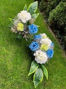 Wiązanki,Wiązanka na grób. Kompozycja kwiatowa.