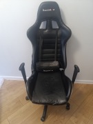 Fotel gamingowy Huzaro RGB z podświetleniem Uszkodzony