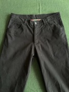 Czarne spodnie chinos 84/182