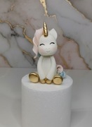 Figurka na tort z masy cukrowej słodki jednorożec topper chrzest urodziny