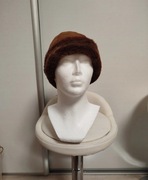 Czapka damska z miękkiej skóry 