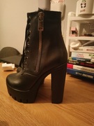 Czarne buty na wysokiej platformie. Eleganckie. Nigdy nieużywane.