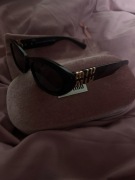 Okulary przeciwsłoneczne miu miu