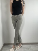 Rurki, szare skinny jeans, podkreślające sylwetkę rozm. XS Zara