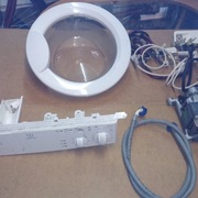 Części do pralki Indesit.