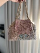 Mała elegancka torebka wizytowa