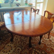 Stol i 6 krzesel przedowjennych chippendale.