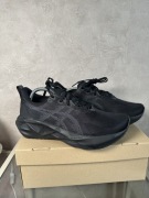 ASICS – buty sportowe męskie, rozmiar 43.5