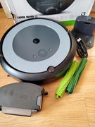 Robot sprzątający iRobot Roomba i3 srebrny/szary