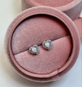 Kolczyki serduszka serca wkrętki srebrne perełka perła srebro 925 cyrkonie