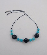 Bransoletka nr 24 - onyks, howlit, nić jedwabna